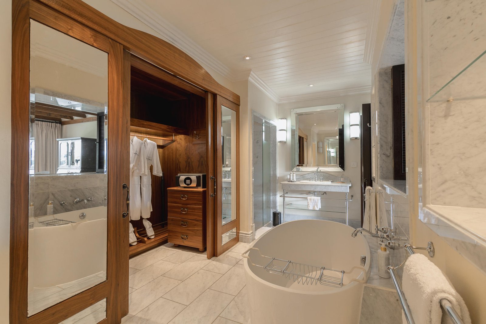 Room name Deluxe Suite